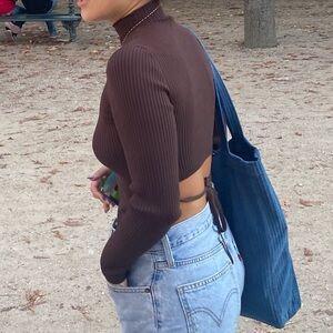 Aritzia Babaton Sculpt Knit Tie Back Top